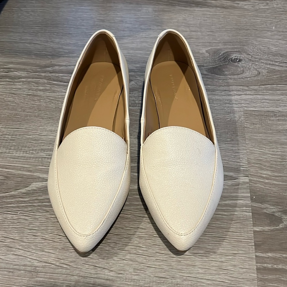 Banana Republic Cream Loafers 7.5 Women’s Shoes